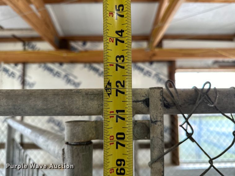 image for item NR9833 Dog kennels 