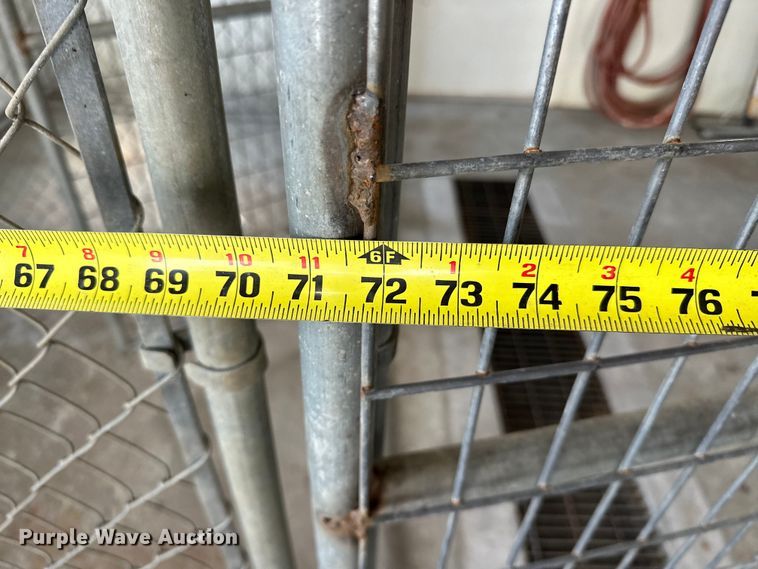 image for item NR9833 Dog kennels 