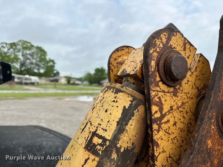 image for item NR9878 New Holland  575D backhoe