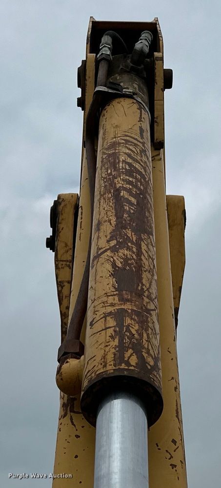 image for item NR9878 New Holland  575D backhoe