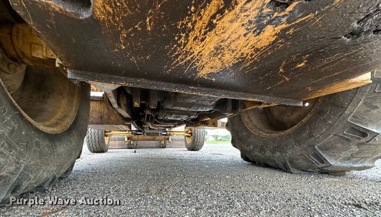 image for item NR9878 New Holland  575D backhoe