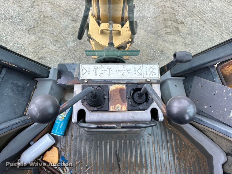 image for item NR9878 New Holland  575D backhoe