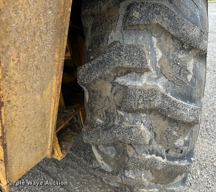 image for item NR9878 New Holland  575D backhoe