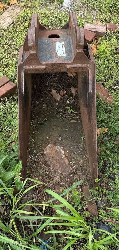 image for item NR9878 New Holland  575D backhoe