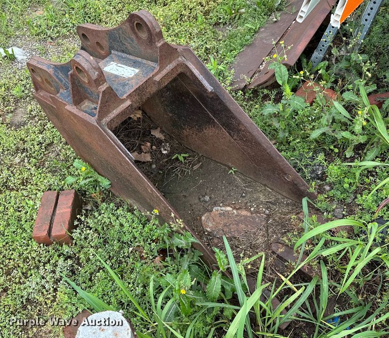 image for item NR9878 New Holland  575D backhoe