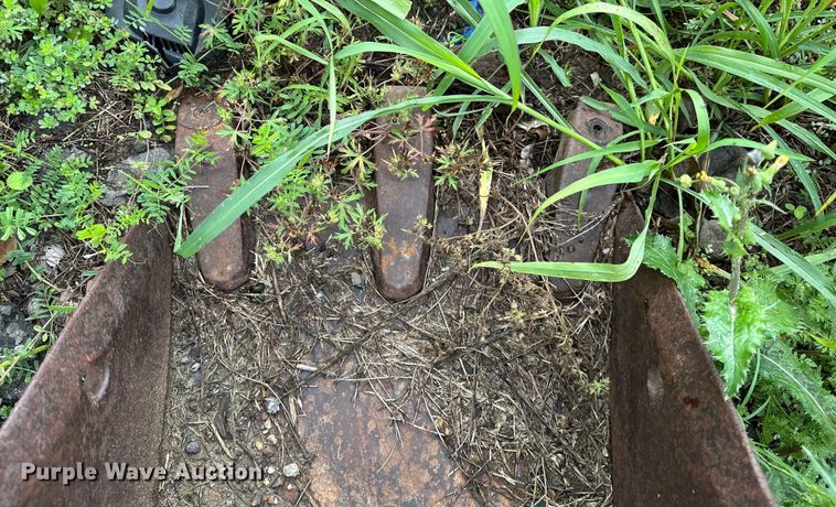 image for item NR9878 New Holland  575D backhoe