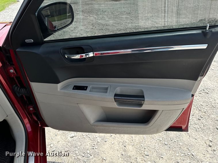 image for item NR9879 2006 Chrysler  300C 