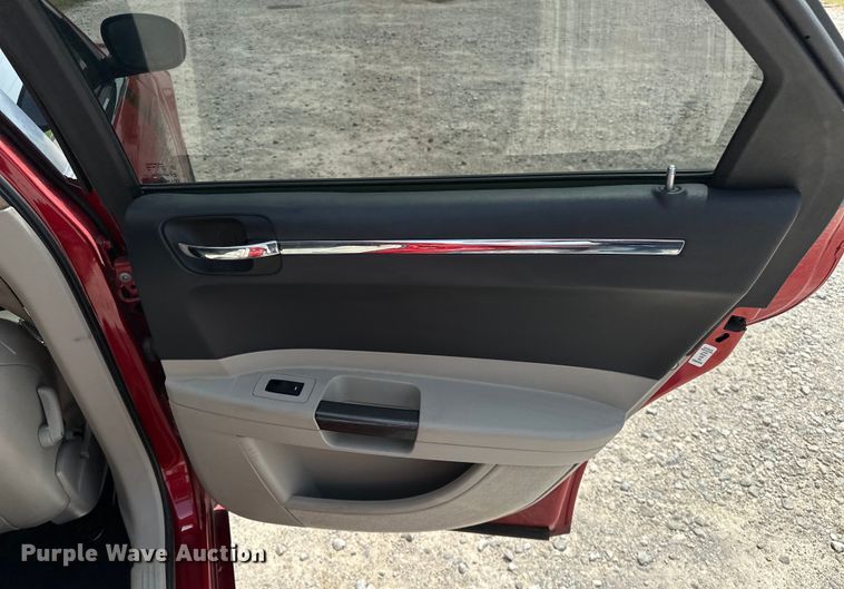 image for item NR9879 2006 Chrysler  300C 