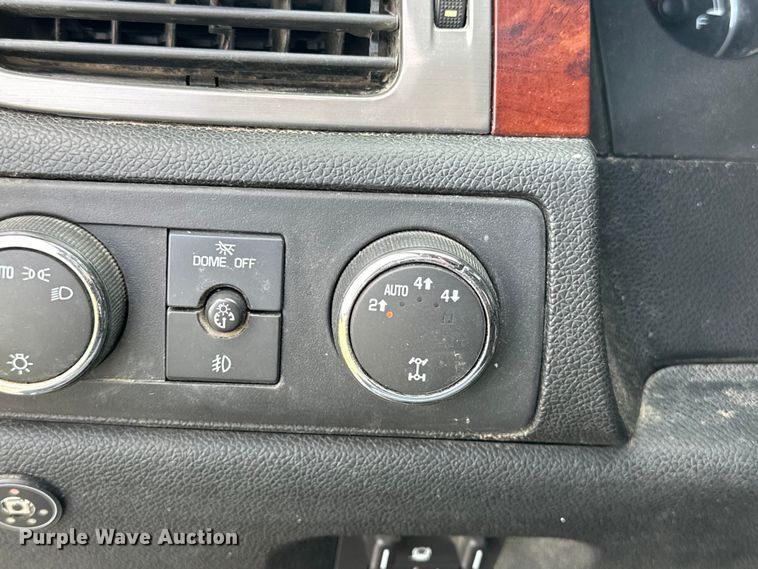 image for item NR9880 2010 Chevrolet  Tahoe  SUV