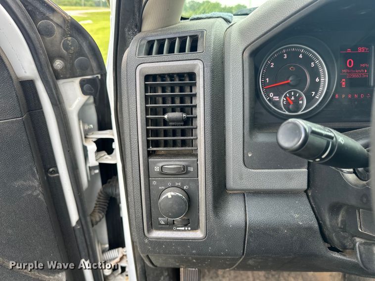 image for item NR9881 2013 Dodge  Ram 1500 Crew Cab pickup truck