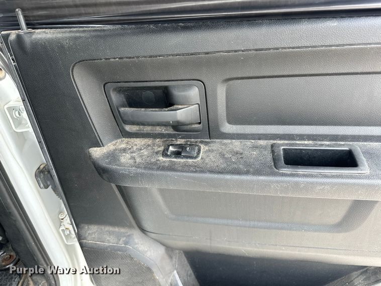 image for item NR9881 2013 Dodge  Ram 1500 Crew Cab pickup truck