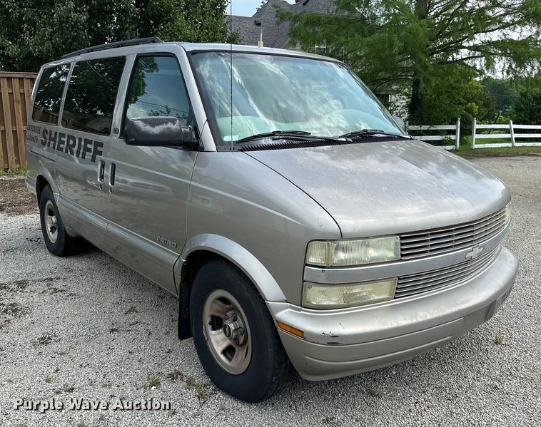 image for item NR9885 2002 Chevrolet  Astro  prisoner transport van