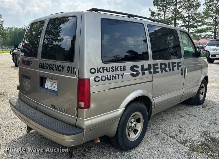 image for item NR9885 2002 Chevrolet  Astro  prisoner transport van