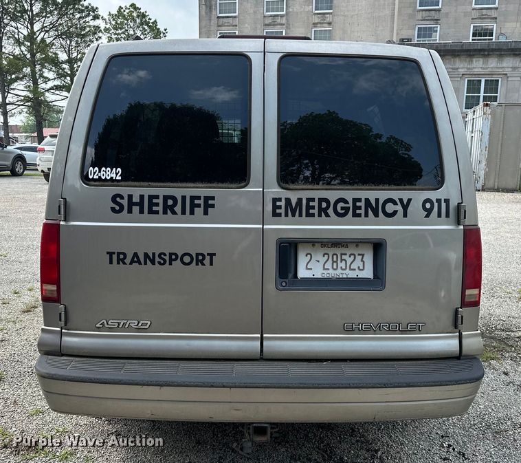 image for item NR9885 2002 Chevrolet  Astro  prisoner transport van