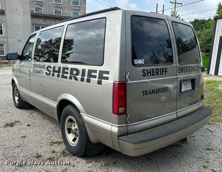 image for item NR9885 2002 Chevrolet  Astro  prisoner transport van