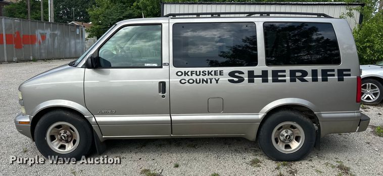 image for item NR9885 2002 Chevrolet  Astro  prisoner transport van