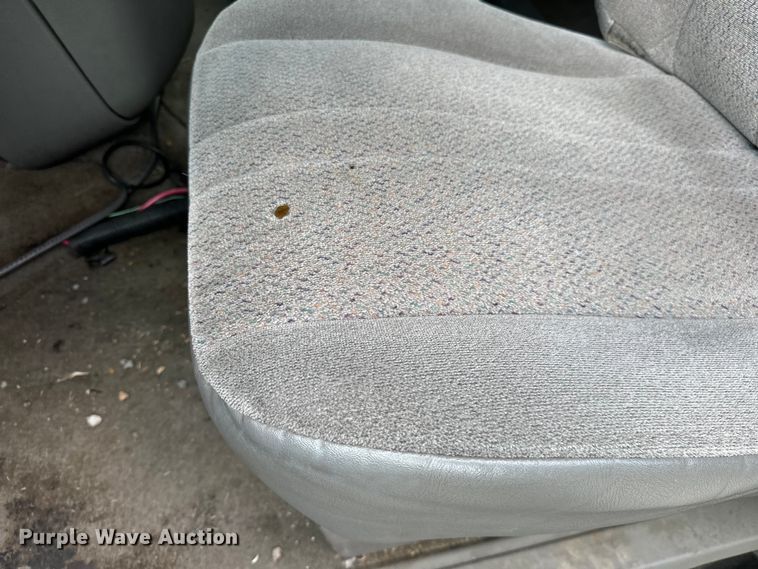 image for item NR9885 2002 Chevrolet  Astro  prisoner transport van