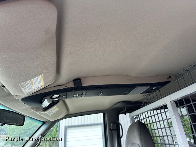 image for item NR9885 2002 Chevrolet  Astro  prisoner transport van