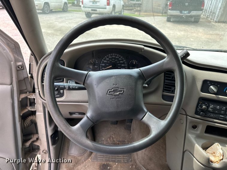 image for item NR9885 2002 Chevrolet  Astro  prisoner transport van