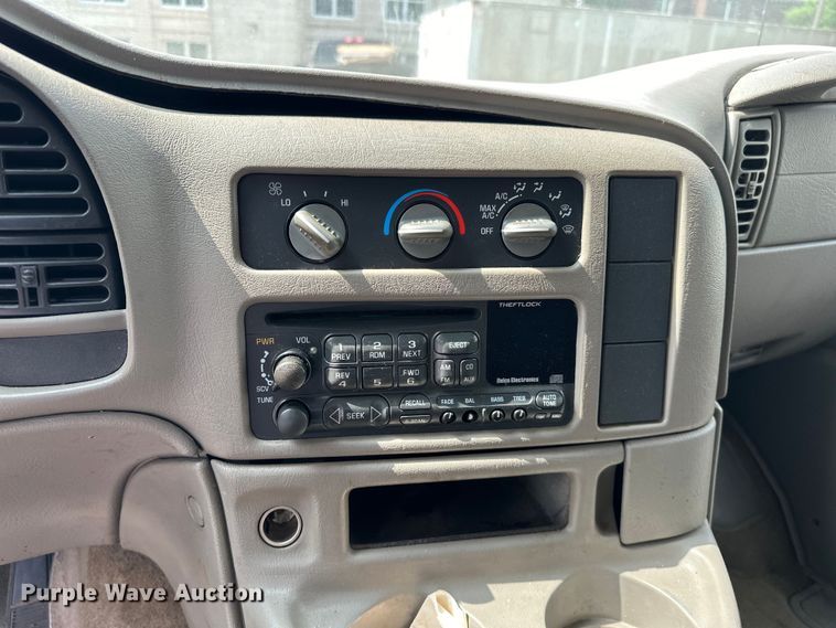 image for item NR9885 2002 Chevrolet  Astro  prisoner transport van