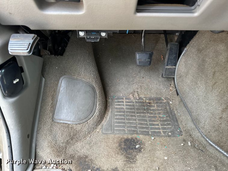 image for item NR9885 2002 Chevrolet  Astro  prisoner transport van