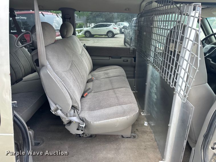 image for item NR9885 2002 Chevrolet  Astro  prisoner transport van