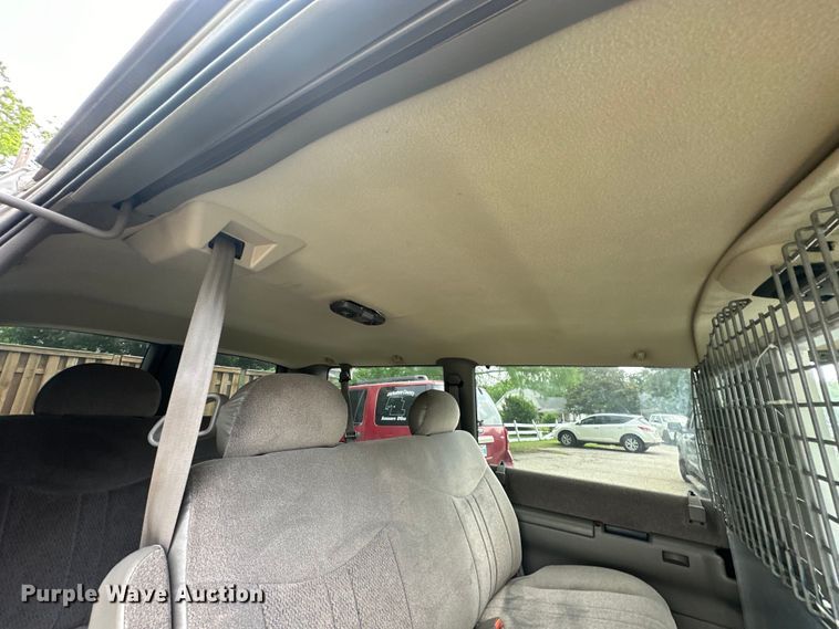 image for item NR9885 2002 Chevrolet  Astro  prisoner transport van