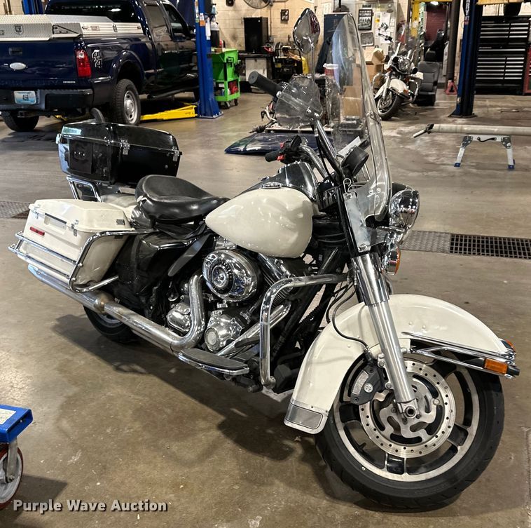 image for item NT9156 2013 Harley Davidson  Road King police  motorcycle
