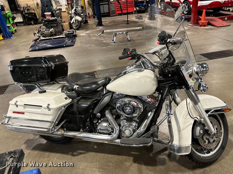 image for item NT9156 2013 Harley Davidson  Road King police  motorcycle