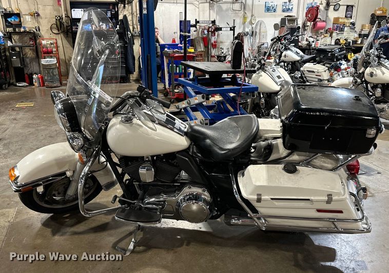 image for item NT9156 2013 Harley Davidson  Road King police  motorcycle