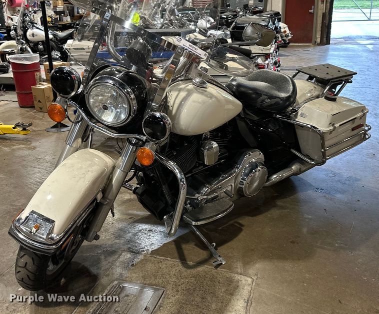 image for item NT9157 2012 Harley Davidson Road King Police  motorcycle