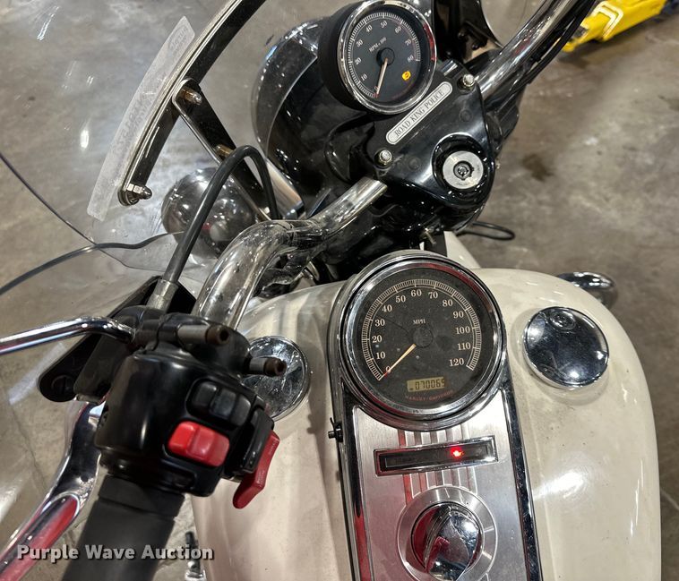 image for item NT9157 2012 Harley Davidson Road King Police  motorcycle