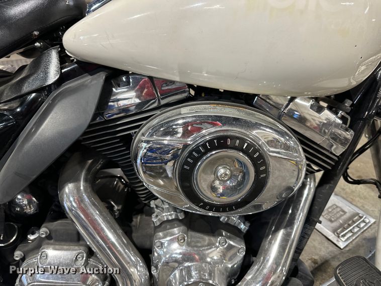 image for item NT9157 2012 Harley Davidson Road King Police  motorcycle