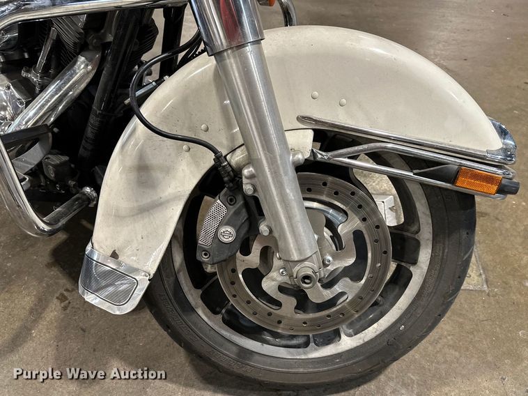 image for item NT9157 2012 Harley Davidson Road King Police  motorcycle