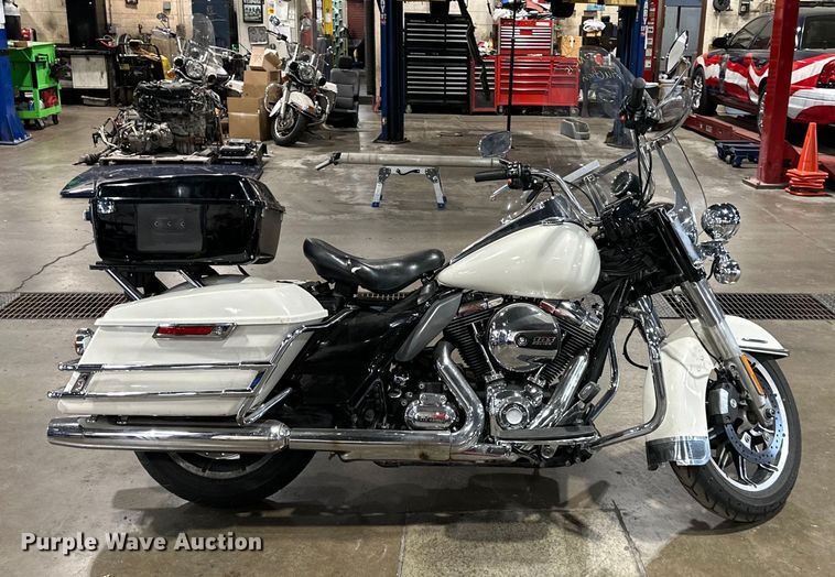 image for item NT9158 2014 Harley Davidson  Road King Police  motorcycle