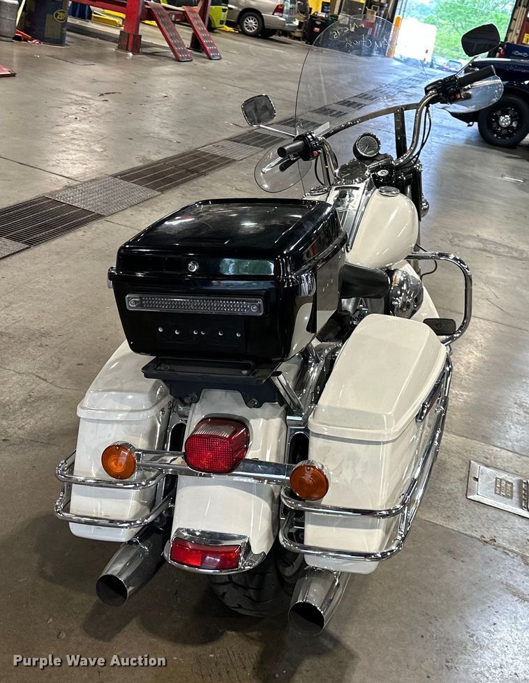 image for item NT9158 2014 Harley Davidson  Road King Police  motorcycle