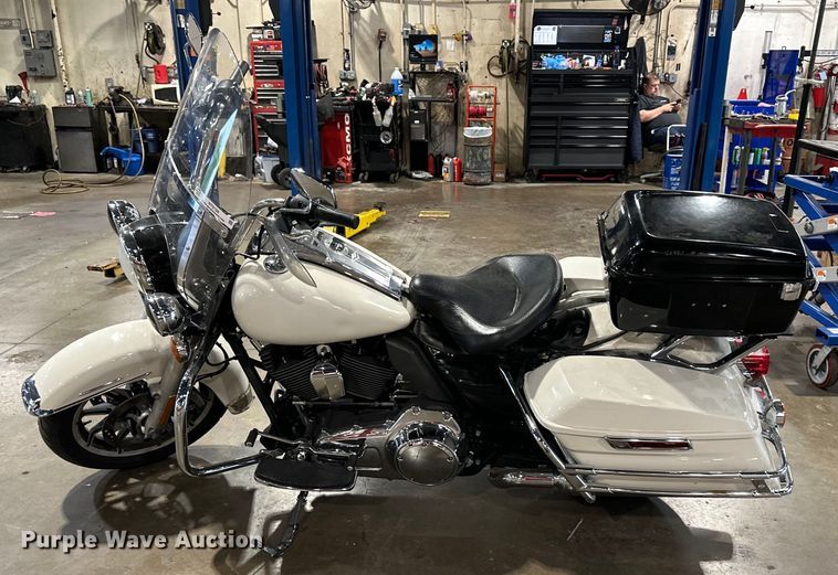 image for item NT9158 2014 Harley Davidson  Road King Police  motorcycle