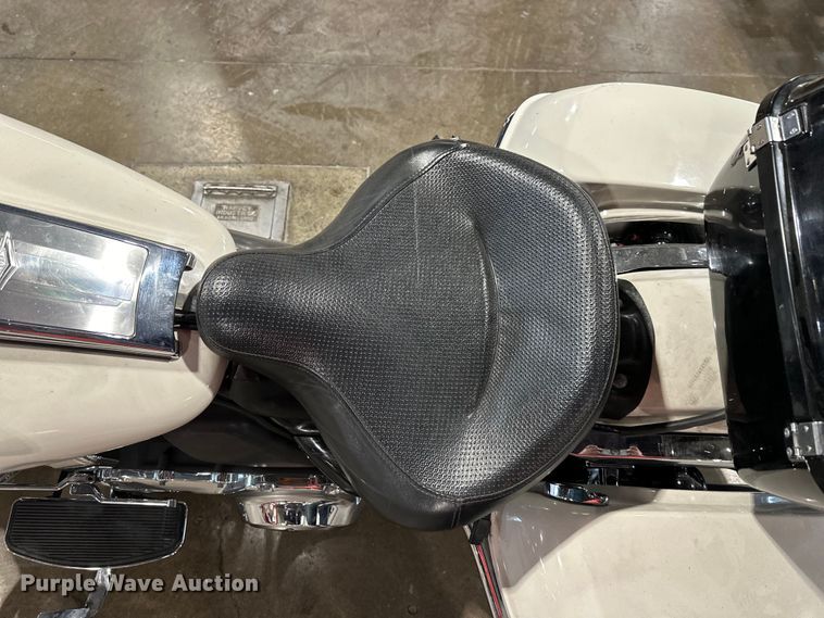 image for item NT9158 2014 Harley Davidson  Road King Police  motorcycle