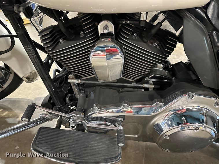 image for item NT9158 2014 Harley Davidson  Road King Police  motorcycle