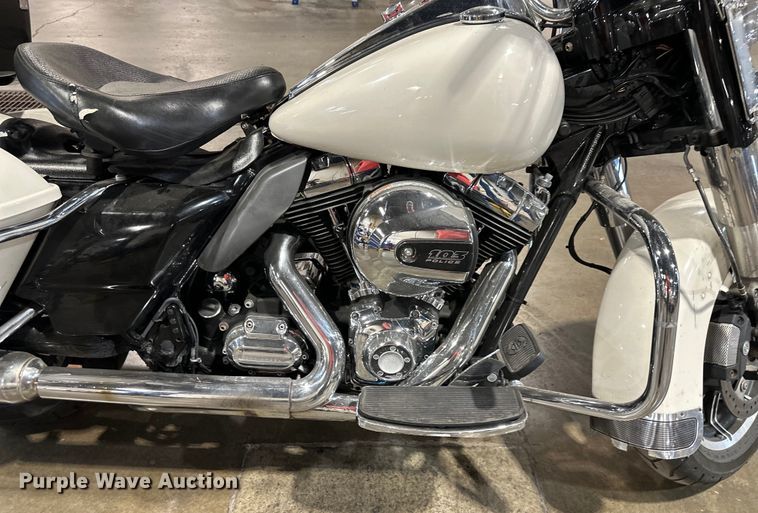 image for item NT9158 2014 Harley Davidson  Road King Police  motorcycle