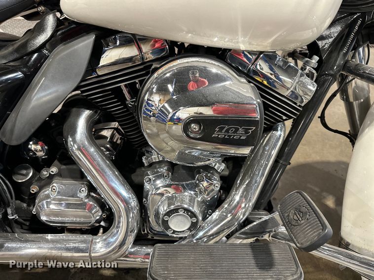 image for item NT9158 2014 Harley Davidson  Road King Police  motorcycle