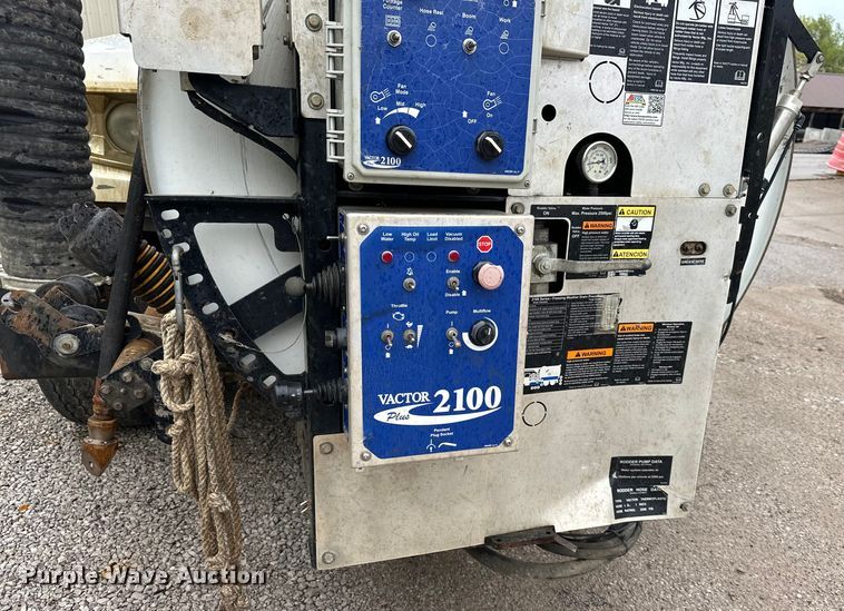 image for item NT9165 2016 Freightliner  114SD sewer jetter truck