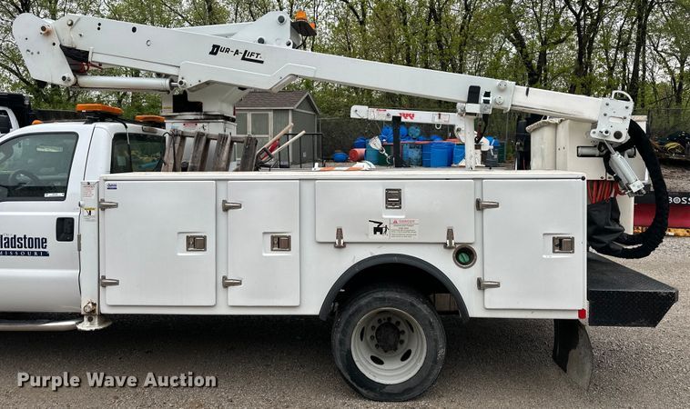 image for item NT9166 2009 Ford F550 Super Duty bucket truck