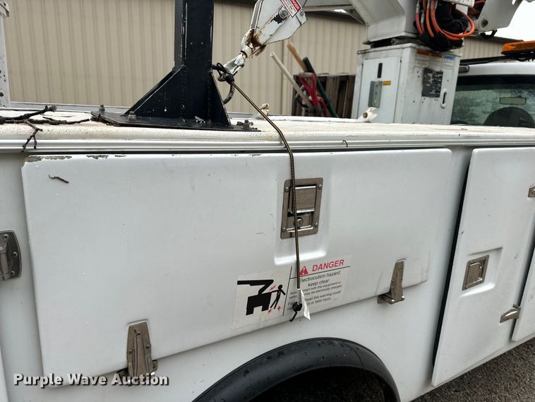 image for item NT9166 2009 Ford F550 Super Duty bucket truck