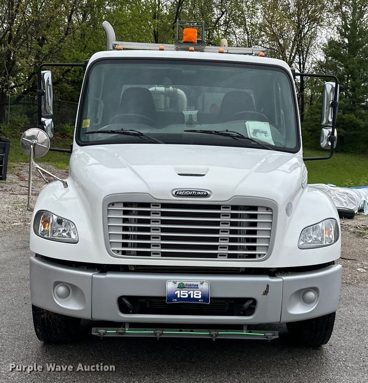 image for item NT9167 2015 Freightliner  M2 street sweeper truck