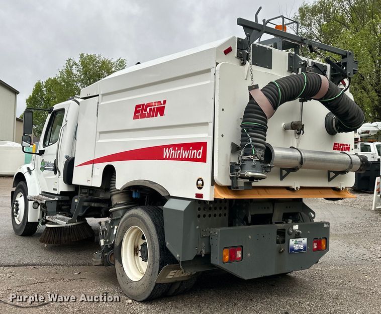 image for item NT9167 2015 Freightliner  M2 street sweeper truck