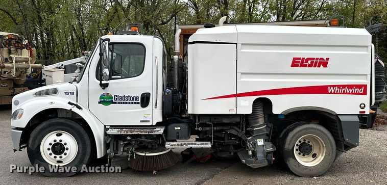image for item NT9167 2015 Freightliner  M2 street sweeper truck