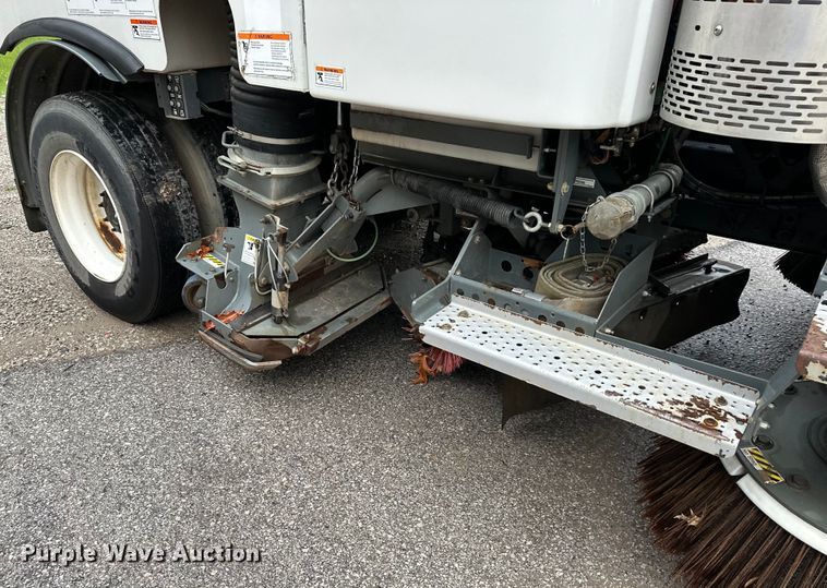 image for item NT9167 2015 Freightliner  M2 street sweeper truck