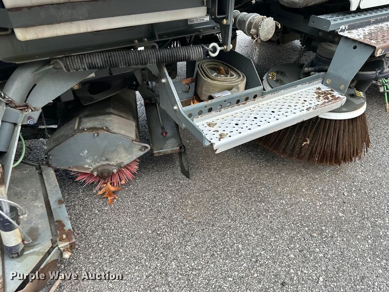 image for item NT9167 2015 Freightliner  M2 street sweeper truck