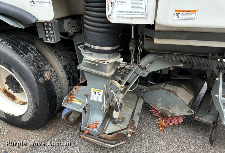 image for item NT9167 2015 Freightliner  M2 street sweeper truck
